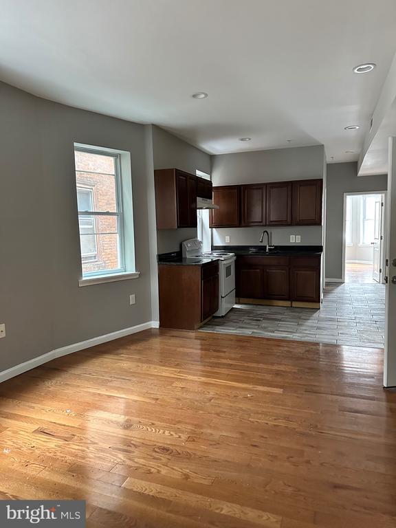 Building Photo - 5113 Chester Ave