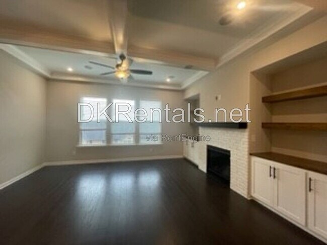 Building Photo - 944 Hewitt Dr SE