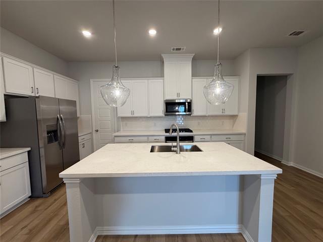 Building Photo - 8479 Challenger Ln