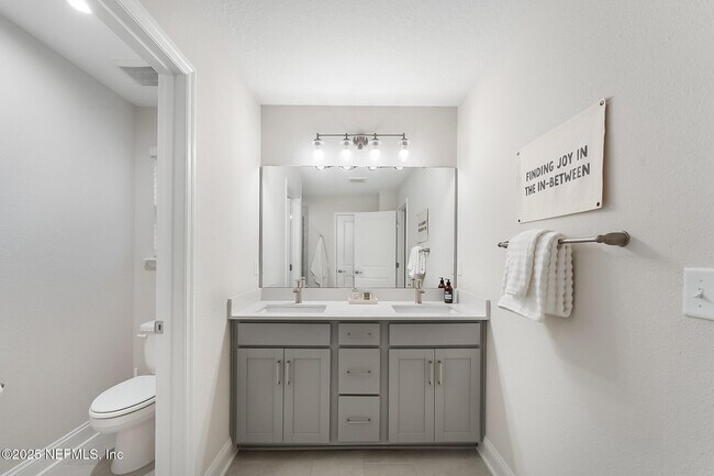 Building Photo - 50 Sydney Cv