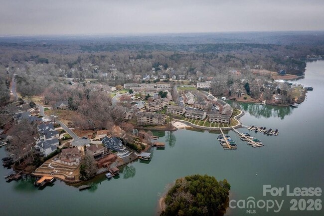 Building Photo - 14623 Waterside Dr