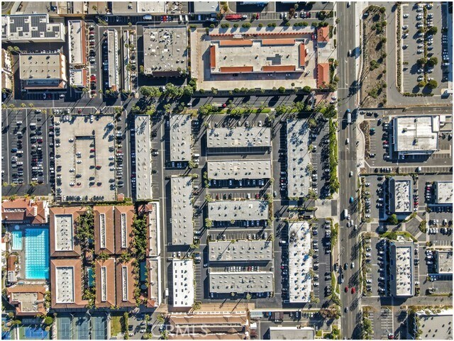 Building Photo - 17200 Newhope St