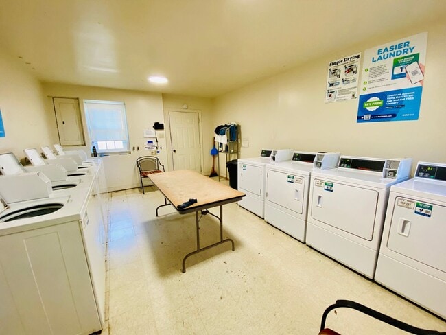 Building Photo - 3810 Hermitage Rd