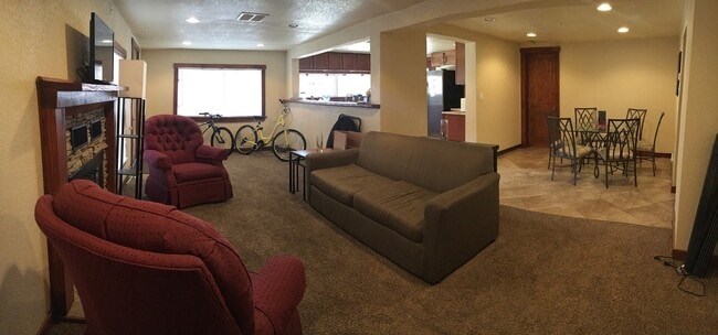 Building Photo - Reduced Rent | 5BD/3BA Home Near Pearl St, CU, Hiking, Park |