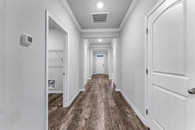 Building Photo - 303 Ivyleaf Dr
