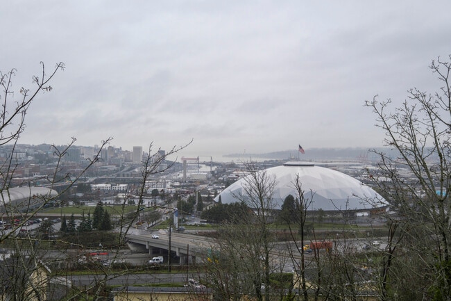 Building Photo - 414 E 32nd St