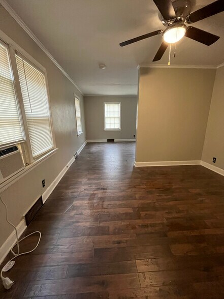 Building Photo - 1002 17th St