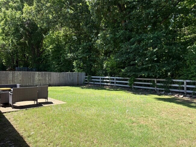 Building Photo - 6153 Lubiani Valley Dr