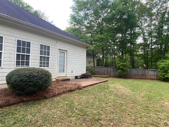 Building Photo - 104 Village Walk