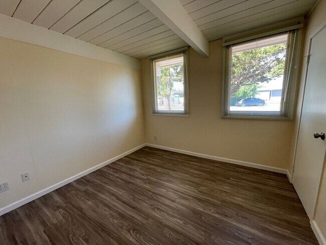 Building Photo - Gorgeous Upgraded Home Available Now!