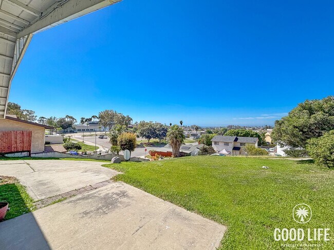 Building Photo - Beautiful 3BD/2BA House in Encanto W/ A/C, W/D, 2-Car Garage, Large Front & Backyard!
