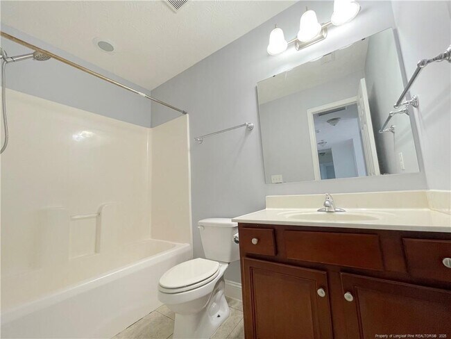 Building Photo - 511 Green Links Dr