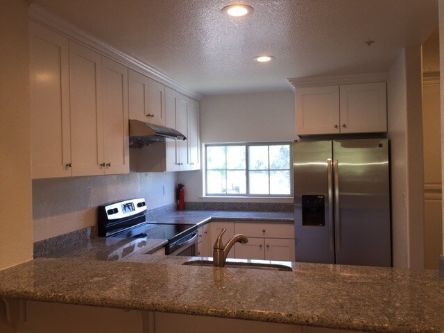 Building Photo - Belmont Hills Sanctuary: 3 En-Suite Suites Behind Oracle & Farallon Park