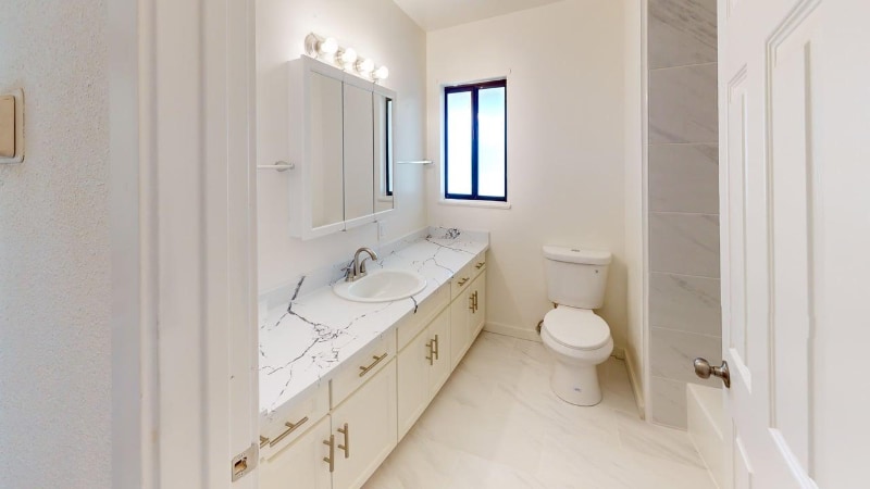 Building Photo - 430 Neil Dr