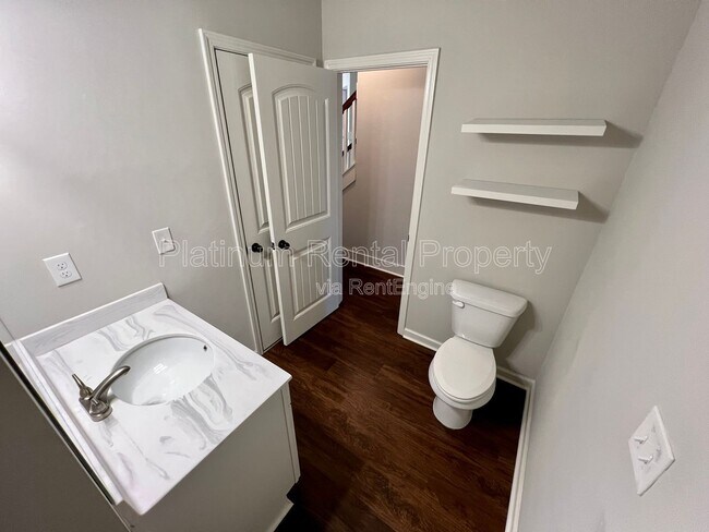 Building Photo - 244 Stonecreek Bnd