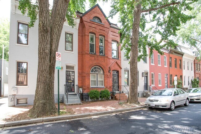 Building Photo - 1512 Swann St NW
