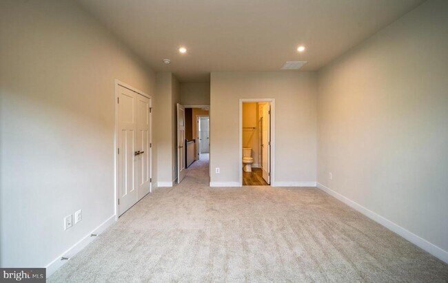 Building Photo - 14062 Sunrise Valley Dr