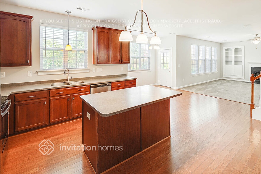 Building Photo - 9677 Ravenscroft Ln NW
