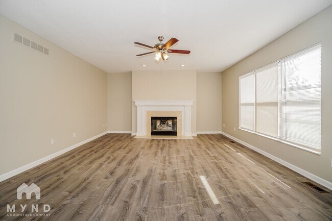 Building Photo - 946 Dianthus Ct