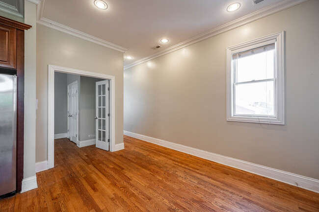 Building Photo - 2358 N Damen Ave