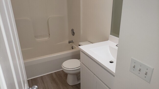 Building Photo - 14 Bridle Path