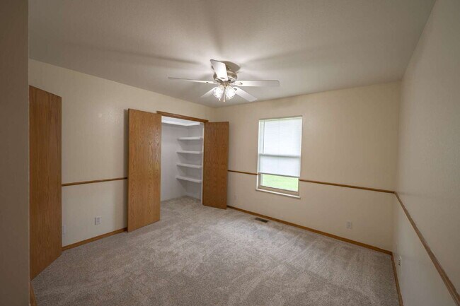 Building Photo - 3 - Bedroom 2 - Bath with 2 - Car Garage
