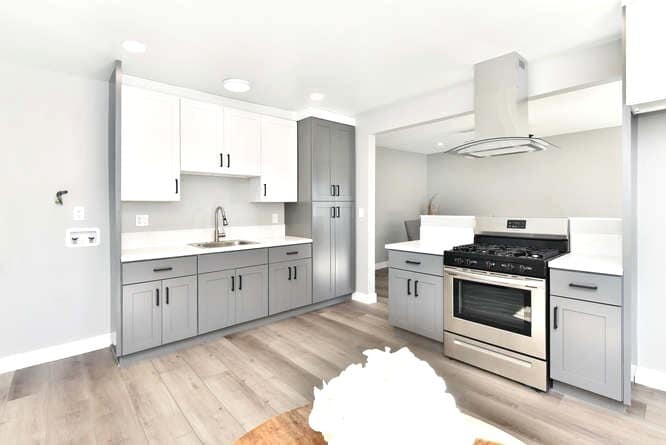 Kitchen wet area - 4621 W 170th St