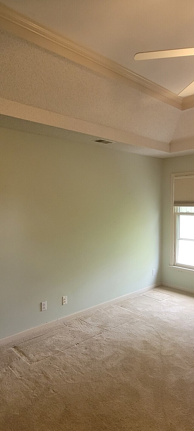 Building Photo - Fruitfully ready for your move in!