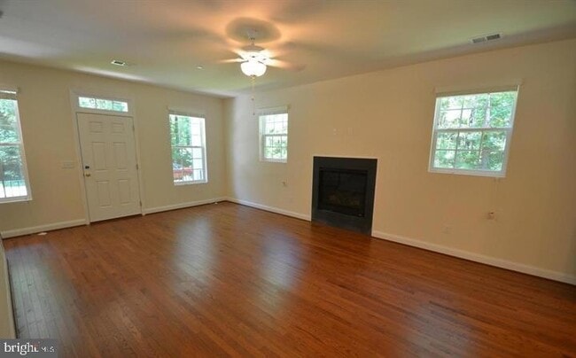 Building Photo - 5917 Sneed Dr