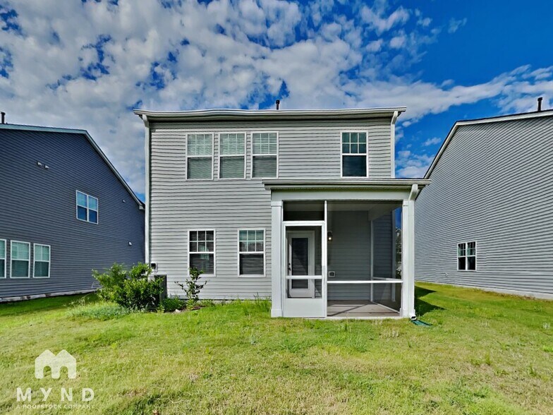 Building Photo - 1621 Trembley Pk Dr