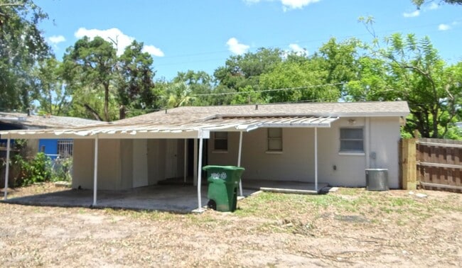 Building Photo - Just renovated - $500 off move in special