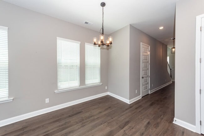 Building Photo - 214 Narrowleaf Ave