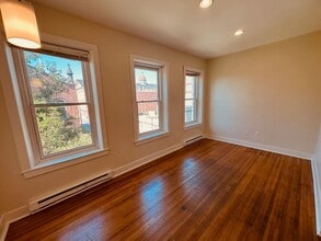 Building Photo - Great Value Downtown Studio