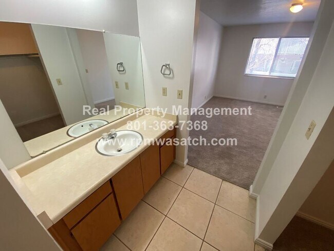 Building Photo - 4722 Xanadu Cir