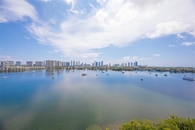 Building Photo - 17111 Biscayne Blvd