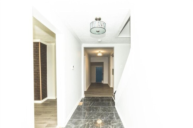 Building Photo - 3 Bedrooms.  2.5 Baths. Luxury Upgrades