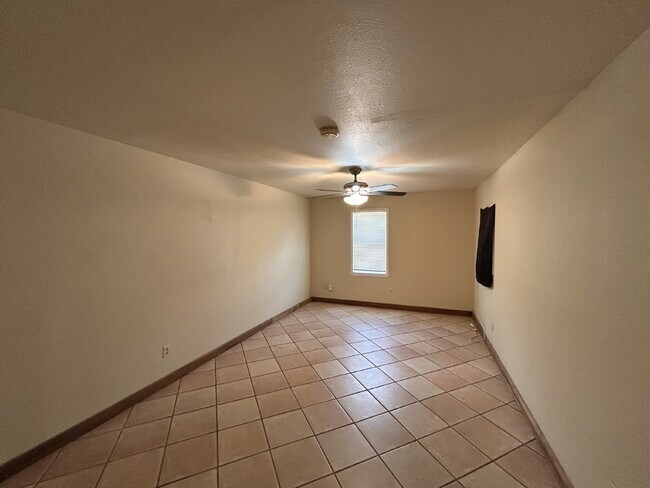 Building Photo - "Charming 4-Bed, 2-Bath Home