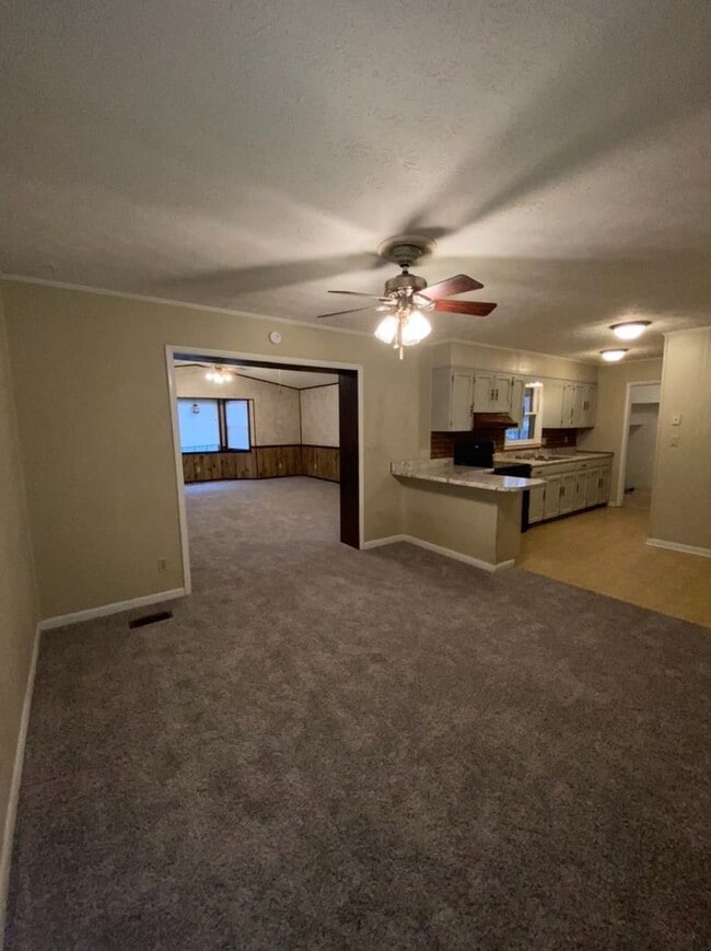 Building Photo - 1329 Montevallo Rd