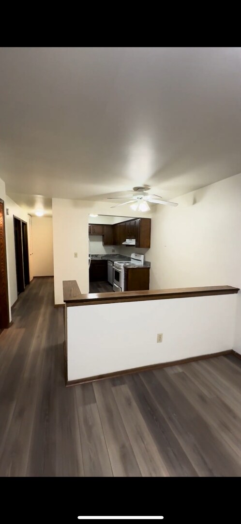 Building Photo - Spacious 2-Bedroom Apartment
