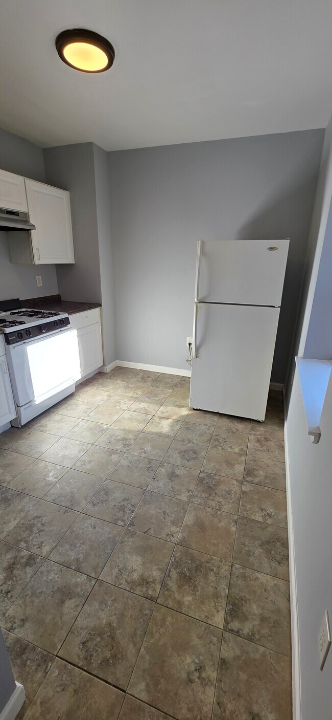 Building Photo - 817 N Carey St