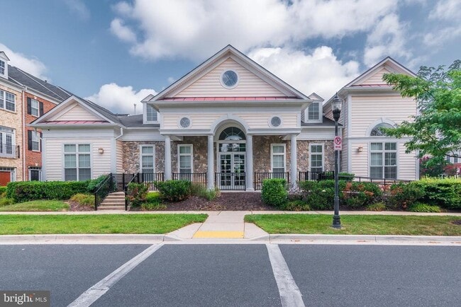 Building Photo - 610 Eden Pl