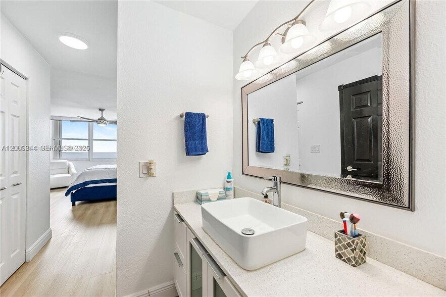 Building Photo - 2201 S Ocean Dr