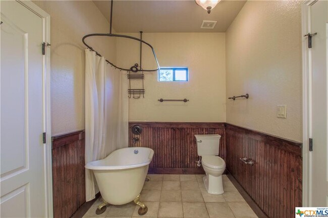 Building Photo - 2623 Kangaroo Ct