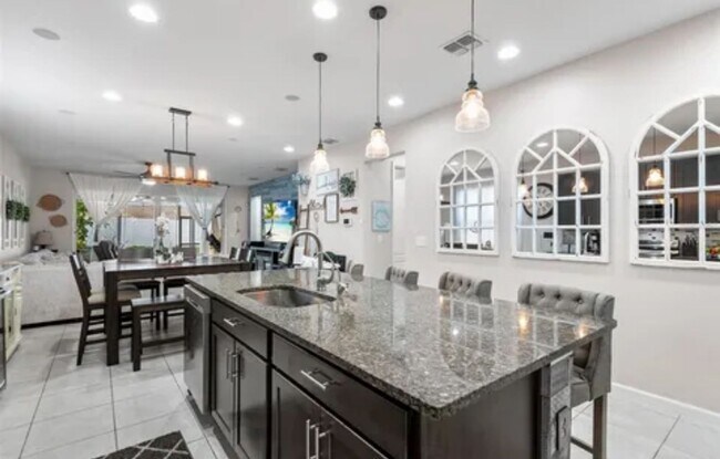 Building Photo - Four bedroom Two bath - Winter Haven