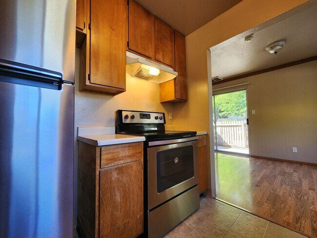 Building Photo - 2 Bedroom Condo in Rohnert Park