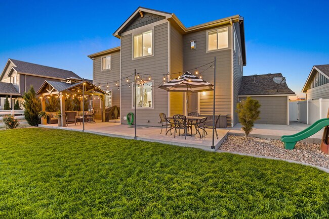 Building Photo - 580 Boxwood Dr