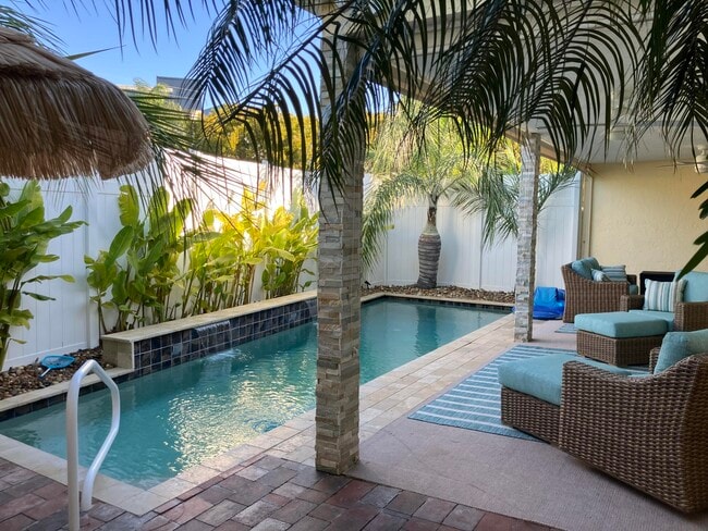 Building Photo - 333 Pelican Way