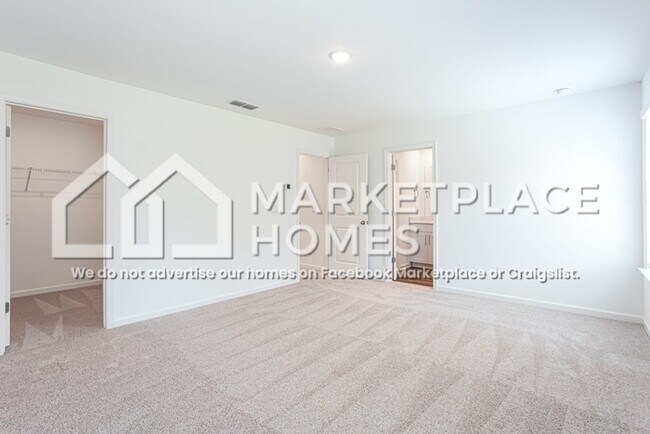 Building Photo - 124 Harpy Dr