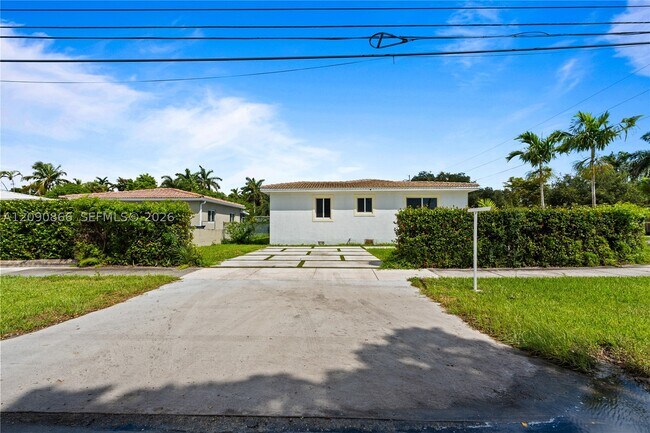 Building Photo - 580 Lee Dr