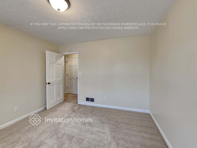 Building Photo - 4258 Castlegate Dr